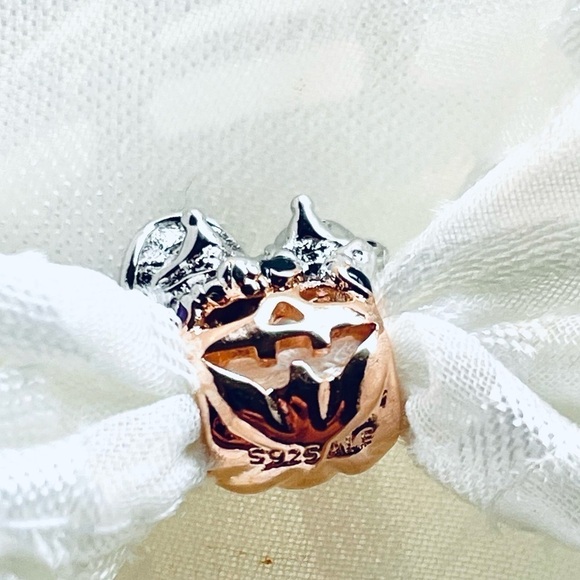 🎃 NWOT Mickey & Minnie Mouse Halloween Pumpkin Charm 🐭 - Picture 12 of 13